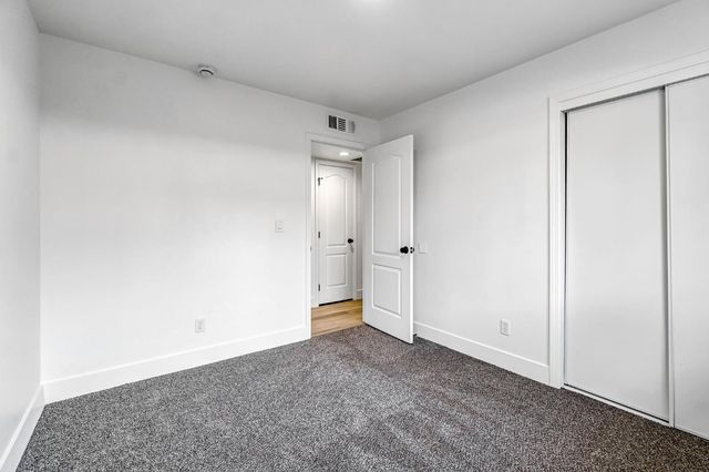 5882 W Fallon Avenue, Fresno, CA 93722