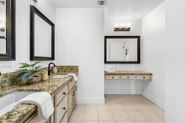 5882 W Fallon Avenue, Fresno, CA 93722