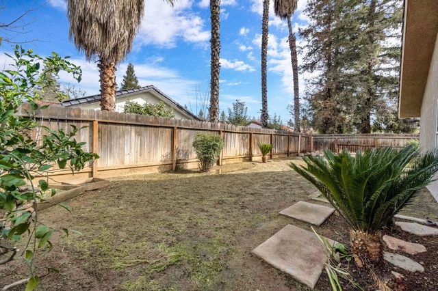 5882 W Fallon Avenue, Fresno, CA 93722