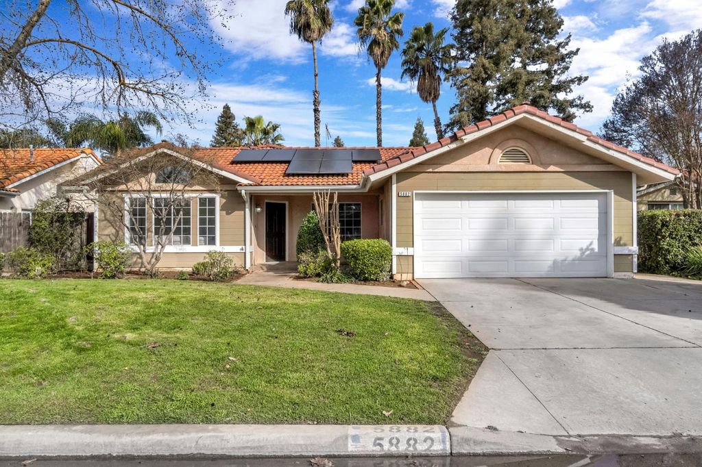 5882 W Fallon Avenue, Fresno, CA 93722