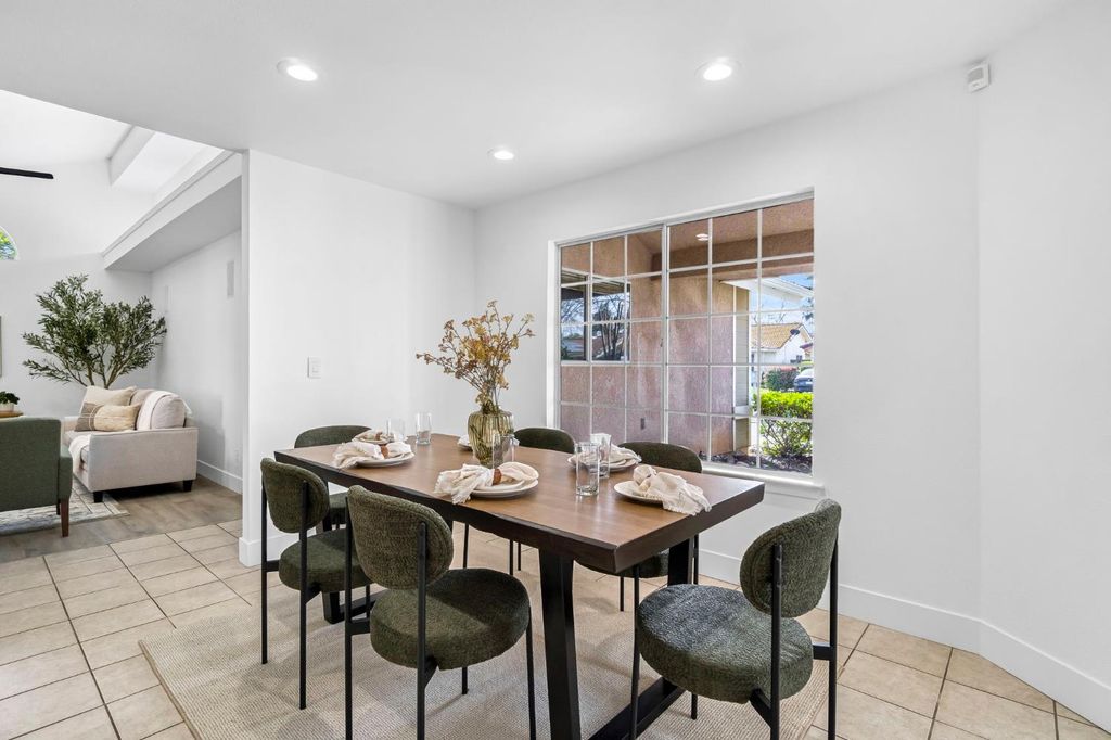 Image 10 of property listing at 5882 W Fallon Avenue, Fresno, CA 93722