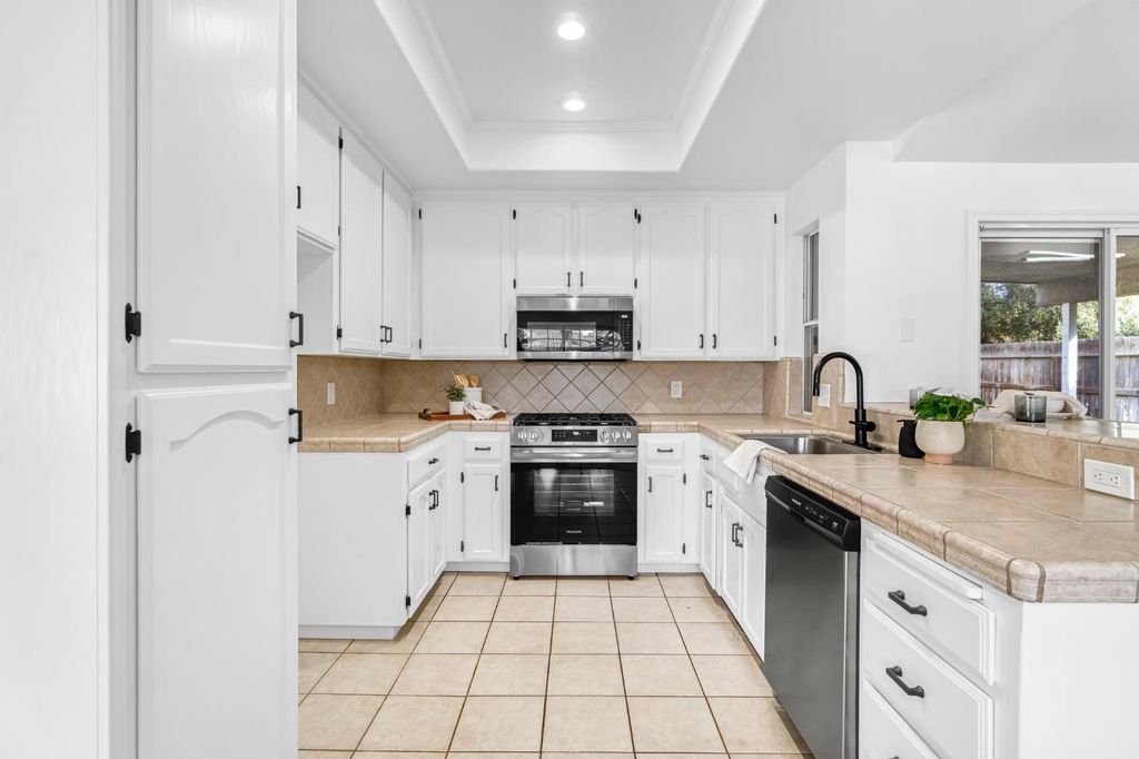 Image 13 of property listing at 5882 W Fallon Avenue, Fresno, CA 93722