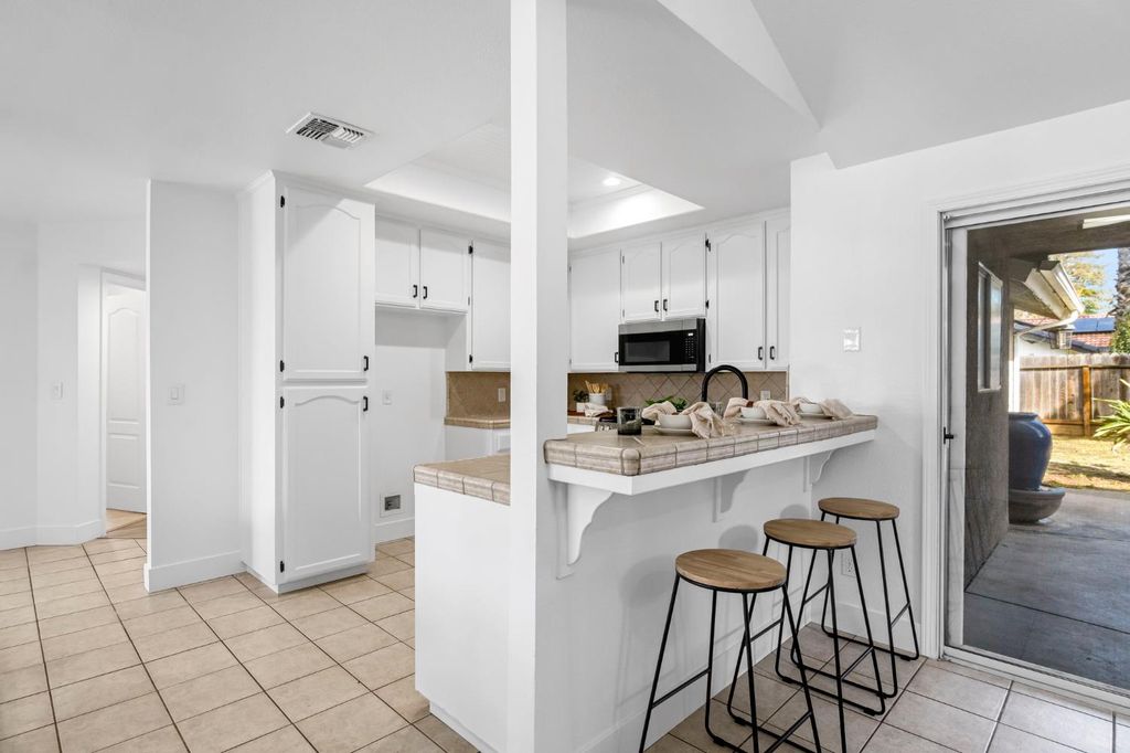 Image 18 of property listing at 5882 W Fallon Avenue, Fresno, CA 93722