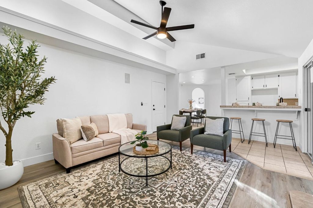 Image 20 of property listing at 5882 W Fallon Avenue, Fresno, CA 93722