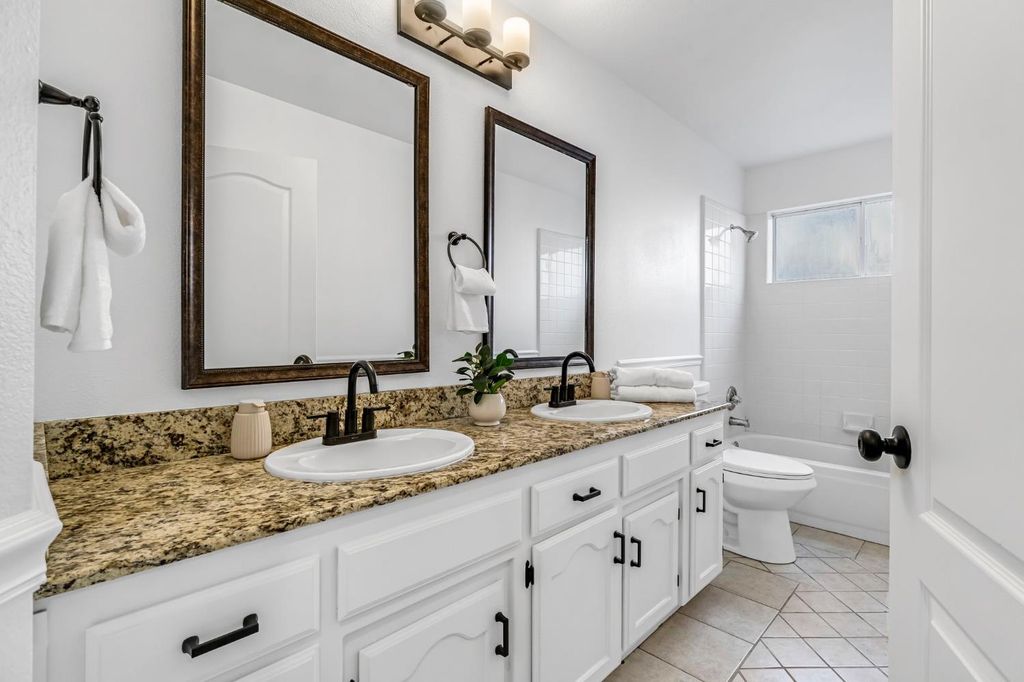 Image 22 of property listing at 5882 W Fallon Avenue, Fresno, CA 93722