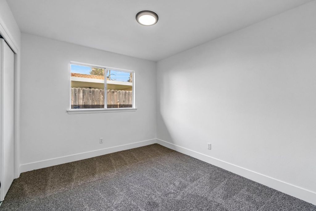 Image 27 of property listing at 5882 W Fallon Avenue, Fresno, CA 93722