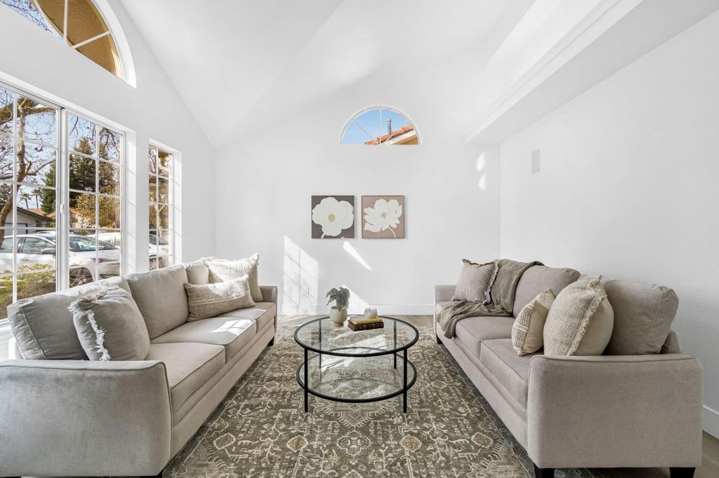 Image 6 of property listing at 5882 W Fallon Avenue, Fresno, CA 93722