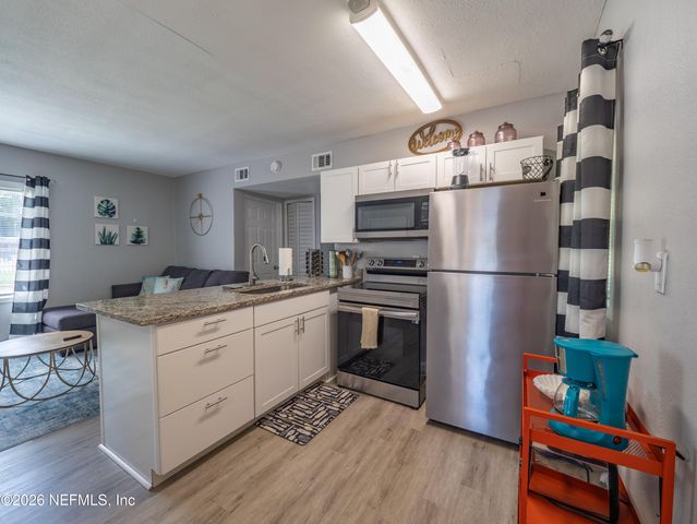 3637 E EVE Drive E, Jacksonville, FL 32246
