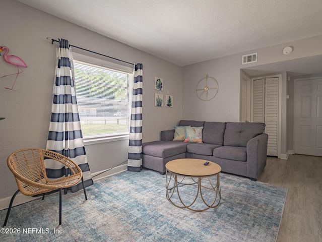 3637 E EVE Drive E, Jacksonville, FL 32246