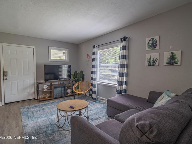 3637 E EVE Drive E, Jacksonville, FL 32246