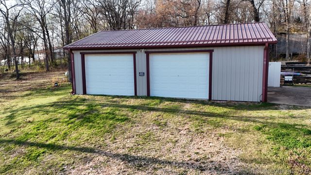 264 Delaware Avenue, Eucha, OK 74342