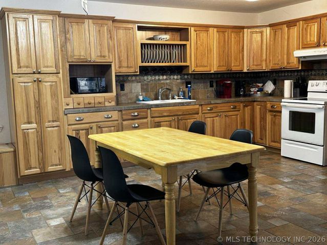 264 Delaware Avenue, Eucha, OK 74342