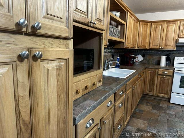 264 Delaware Avenue, Eucha, OK 74342