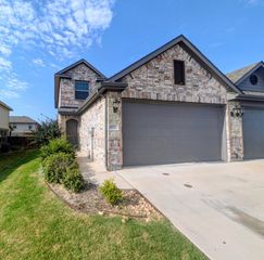 4925-4927 Sanger Circle Drive, Sanger, TX 76266