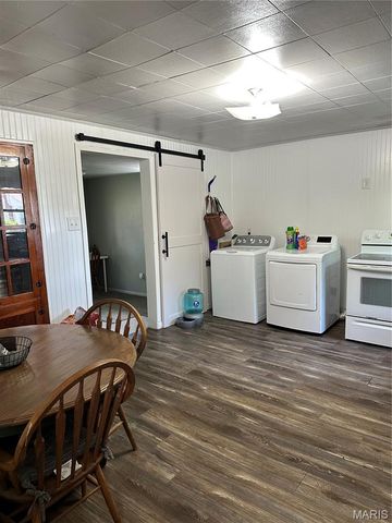 40 N Missouri Avenue, Belleville, IL 62220