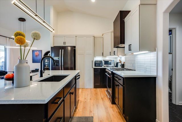 2610 E New Spring Ct, Derby, KS 67037