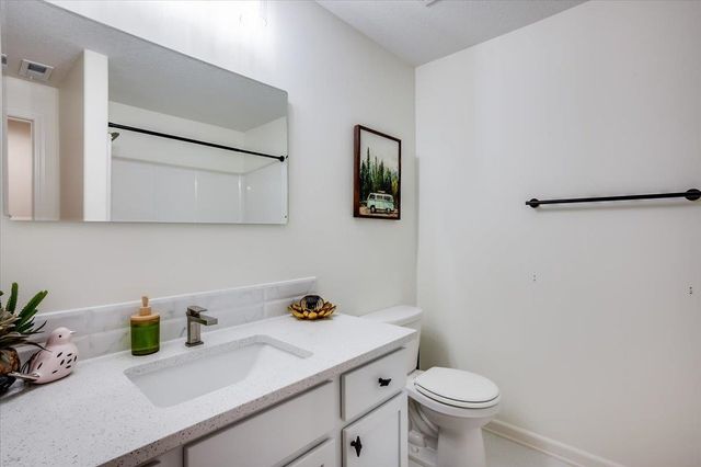 2610 E New Spring Ct, Derby, KS 67037