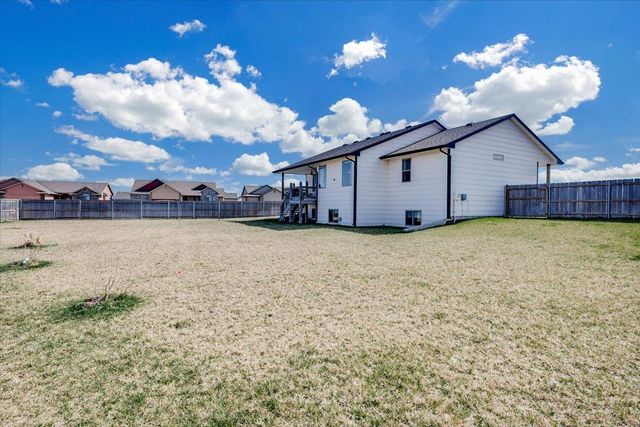 2610 E New Spring Ct, Derby, KS 67037