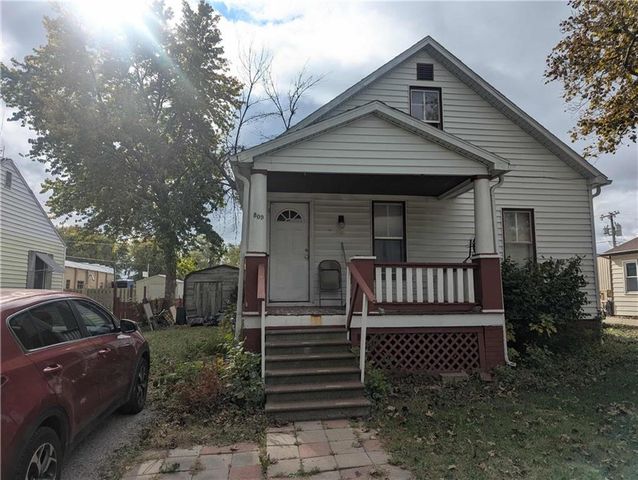 809 W 25th Street Terrace, Higginsville, MO 64037