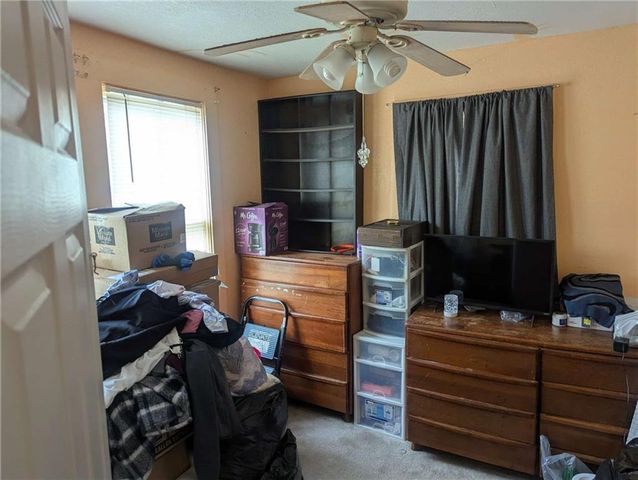 809 W 25th Street Terrace, Higginsville, MO 64037