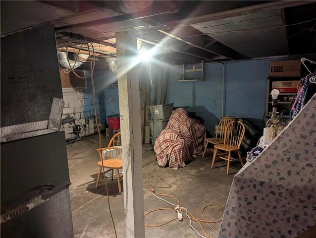 809 W 25th Street Terrace, Higginsville, MO 64037