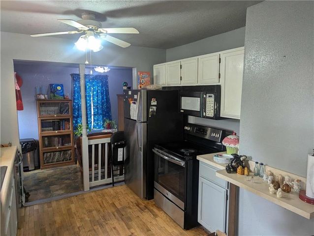 809 W 25th Street Terrace, Higginsville, MO 64037