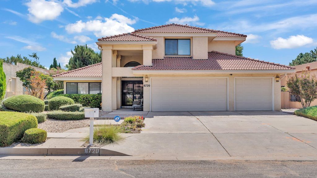 8720 MADRE Avenue NE, Albuquerque, NM 87111