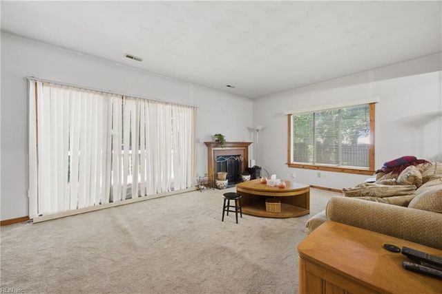 112 Inland View DR, Newport News, VA 23603
