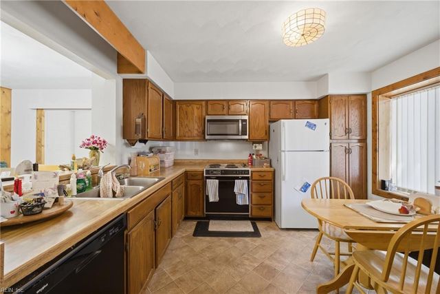 112 Inland View DR, Newport News, VA 23603
