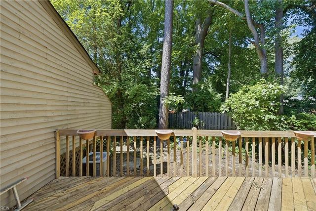112 Inland View DR, Newport News, VA 23603