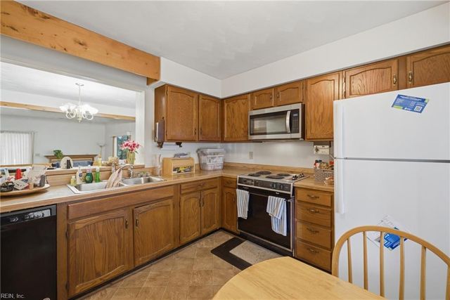 112 Inland View DR, Newport News, VA 23603