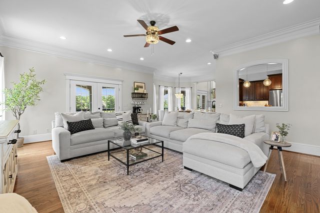 2020 Shoreline Dr, Mount Juliet, TN 37122