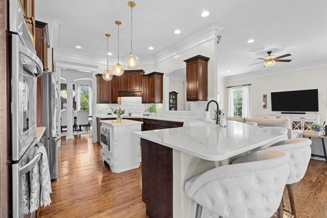 2020 Shoreline Dr, Mount Juliet, TN 37122