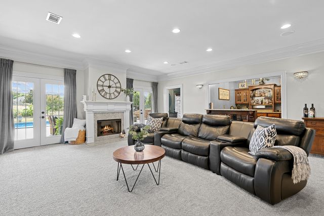 2020 Shoreline Dr, Mount Juliet, TN 37122