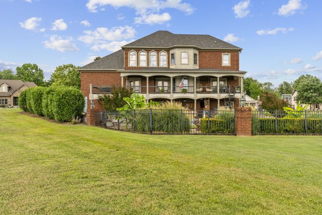 2020 Shoreline Dr, Mount Juliet, TN 37122