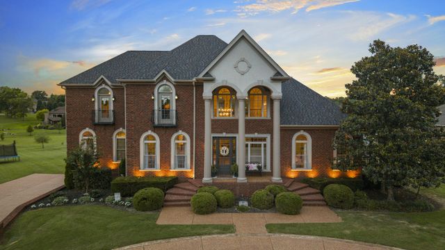 2020 Shoreline Dr, Mount Juliet, TN 37122