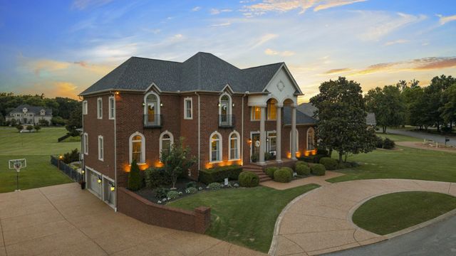 2020 Shoreline Dr, Mount Juliet, TN 37122