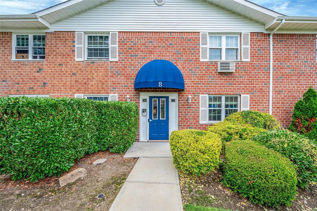 460 Old Town 8H, Port Jefferson, NY 11776