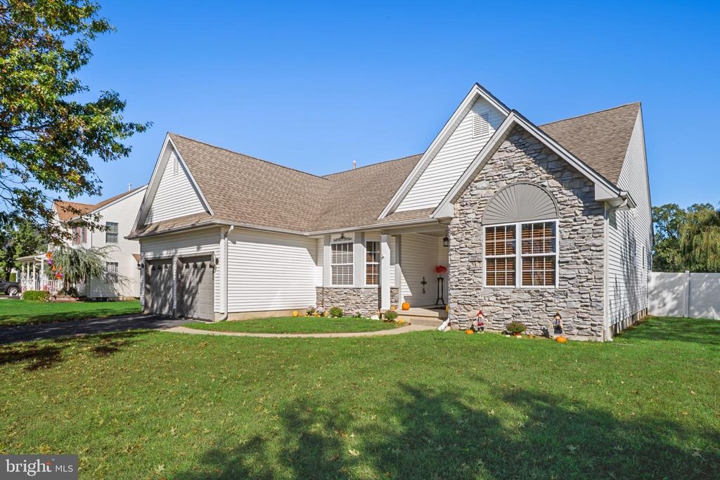 402 BARNEGAT LN, BERLIN, NJ 08009 — exterior