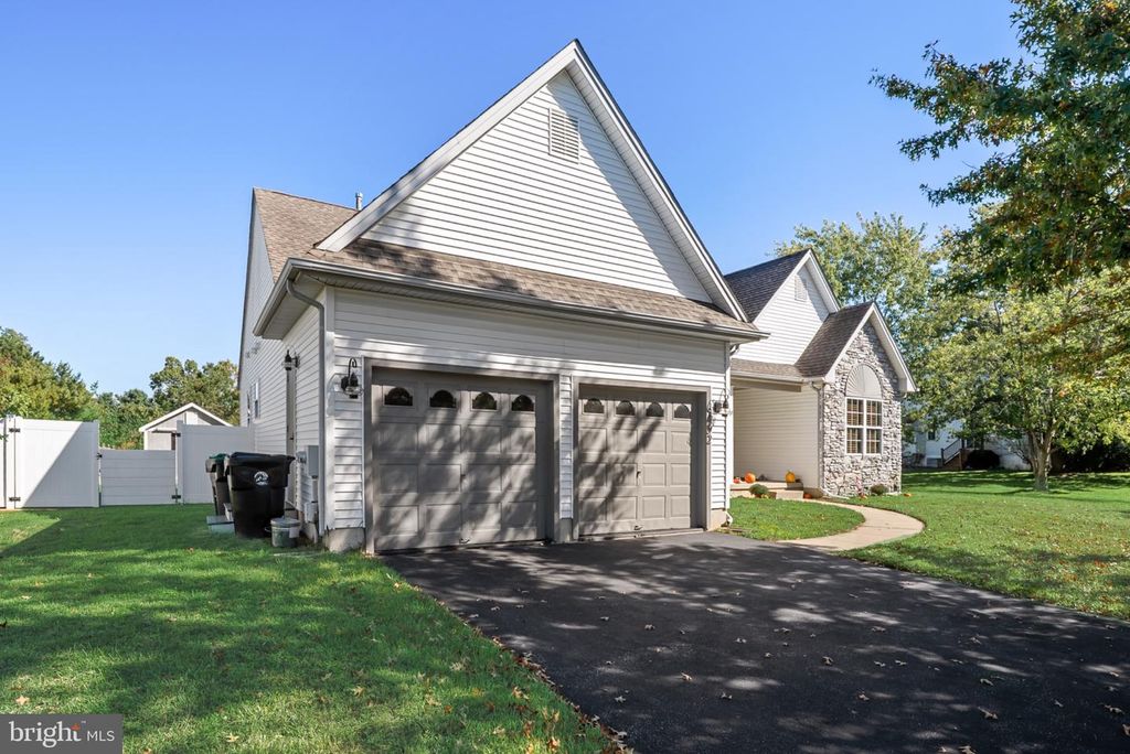 402 BARNEGAT LN, BERLIN, NJ 08009 — photo 2
