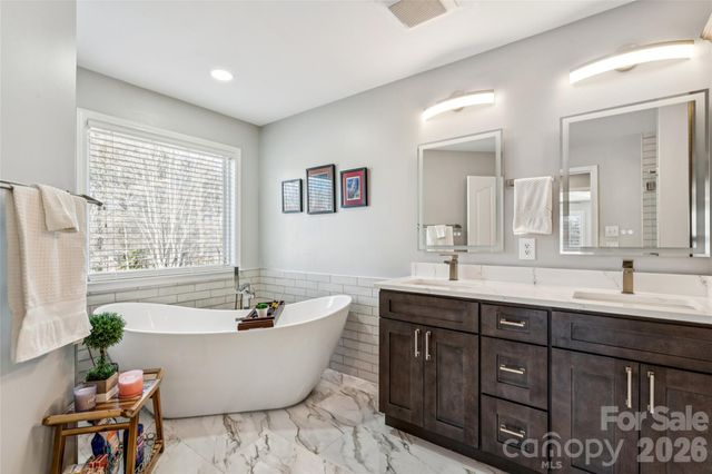 10205 Treetop Lane, Cornelius, NC 28031