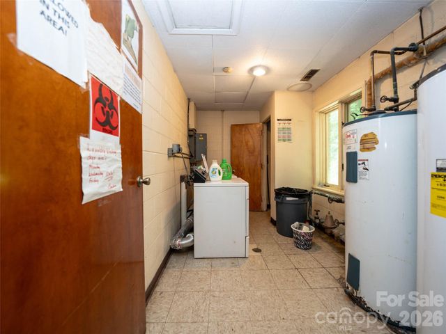84 Chestnut Park Drive, Waynesville, NC 28786