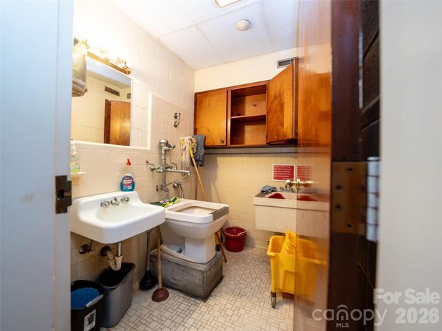 84 Chestnut Park Drive, Waynesville, NC 28786
