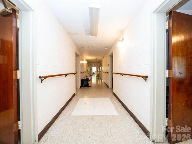 84 Chestnut Park Drive, Waynesville, NC 28786