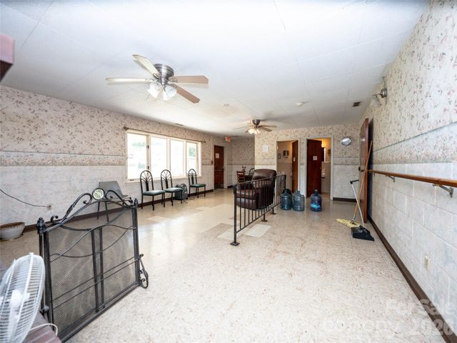 84 Chestnut Park Drive, Waynesville, NC 28786
