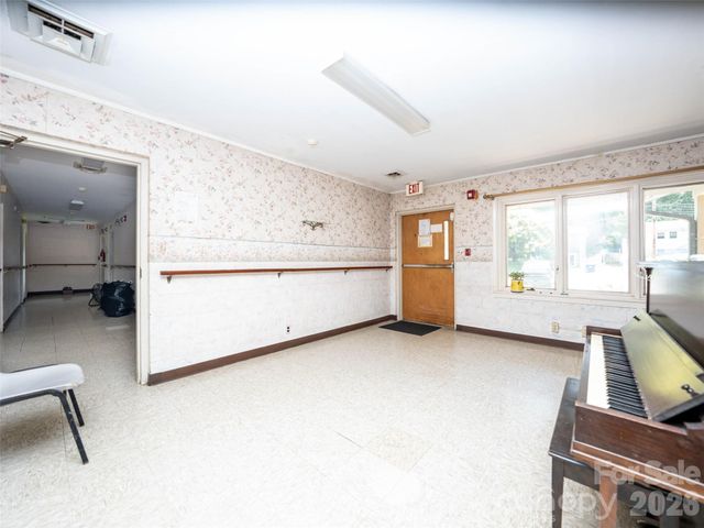 84 Chestnut Park Drive, Waynesville, NC 28786
