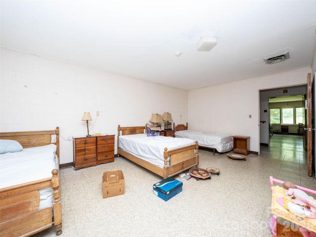 84 Chestnut Park Drive, Waynesville, NC 28786