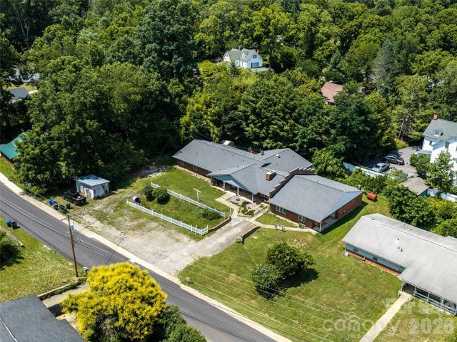 84 Chestnut Park Drive, Waynesville, NC 28786