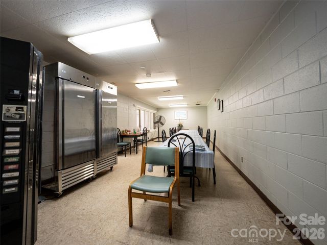 84 Chestnut Park Drive, Waynesville, NC 28786