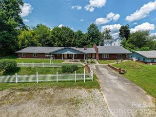 84 Chestnut Park Drive, Waynesville, NC 28786